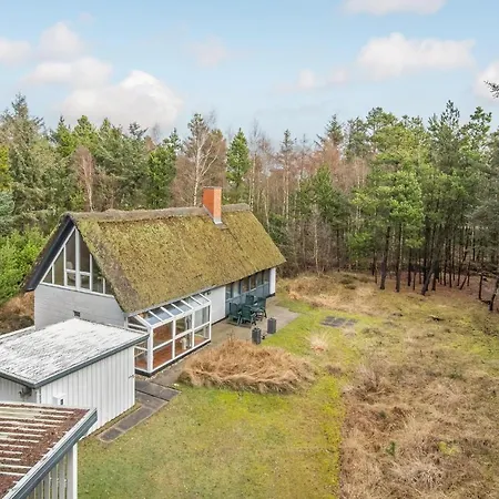 Дом отдыха 4 Bedroom Lovely In
