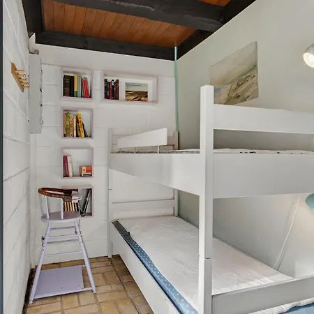 4 Bedroom Lovely In Блаванн