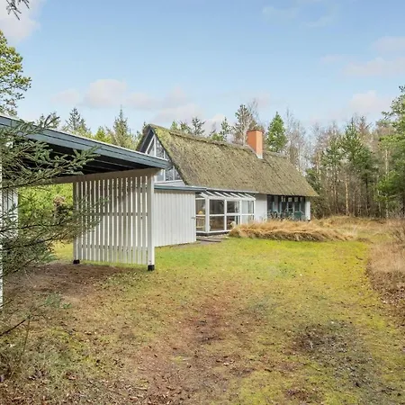 Дом отдыха 4 Bedroom Lovely In Блаванн