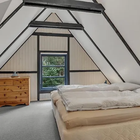 4 Bedroom Lovely In Дом отдыха